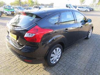 Ford Focus 1.0 EcoBoost Trend 5drs picture 5