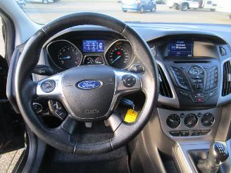 Ford Focus 1.0 EcoBoost Trend 5drs picture 10