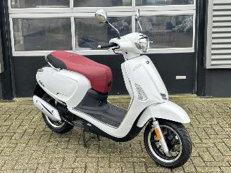 dommages scooters Kymco  New Like 2020/8