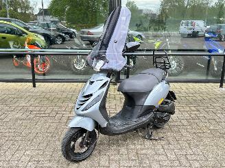 damaged scooters Piaggio  Zip 50 4T 2017/3