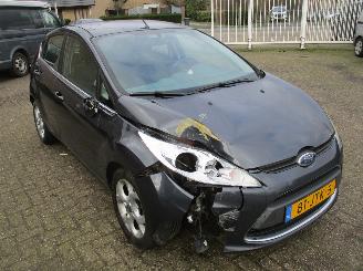 uszkodzony samochody osobowe Ford Fiesta 1.25 Titanium 5drs HB 2009/10