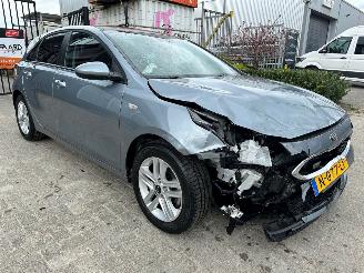 Damaged car Kia Ceed  2020/7