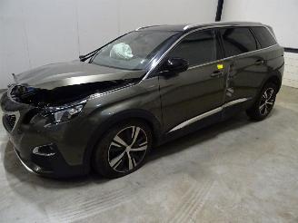 damaged commercial vehicles Peugeot 5008 2.0 HDI 2018/6