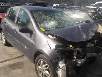 škoda přívěsy Renault Clio Clio III (BR/CR), Hatchback, 2005 / 2014 1.2 16V TCe 100 2007/10