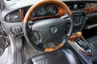 Jaguar XJ 3.5 V8 190kW  Automaat Executive picture 18