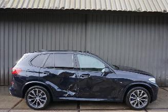 Damaged car BMW X5 xDrive45e 3.0 210kW High Executive 2020/1