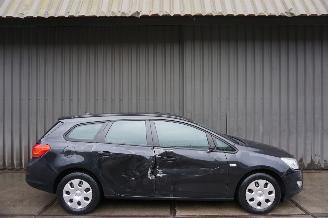 Auto incidentate Opel Astra SPORTS TOURER 1.4  74kW Business Edition 2012/1