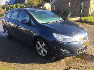 Salvage car Opel Astra Sports Tourer 1.4 Edition 2011/5