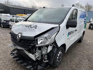 Vaurioauto  commercial vehicles Renault Trafic 1.6 DCI 2018/3