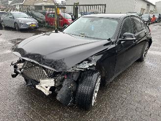 uszkodzony samochody osobowe BMW 3-serie 320 D Sedan Automaat 2015/2