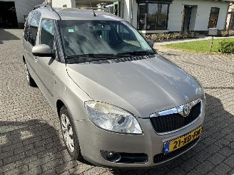 Skoda Roomster 1.4-16V Style picture 3