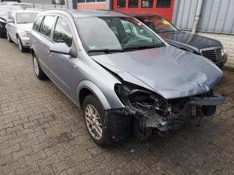 damaged passenger cars Opel Astra Astra H SW (L35), Combi, 2004 / 2014 1.8 16V 2006/1
