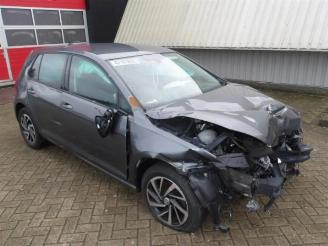 Voiture accidenté Volkswagen Golf Golf VII (AUA), Hatchback, 2012 / 2021 1.0 TSI 12V BlueMotion 2019/11