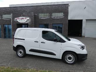 dommages fourgonnettes/vécules utilitaires Opel Combo 1.5D L1H1 STANDAARD 2023/3