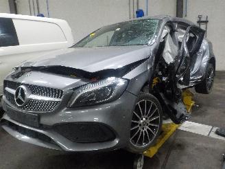 Coche siniestrado Mercedes A-klasse A (W176) Hatchback 1.6 A-180 16V (M270.910) [90kW]  (09-2012/05-2018) 2018/1