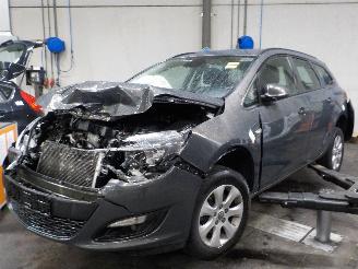 demontáž osobní automobily Opel Astra Astra J Sports Tourer (PD8/PE8/PF8) Combi 1.6 CDTI 16V (B16DTL(Euro 6)=
) [81kW]  (02-2014/10-2015) 2015