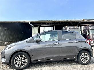 Auto incidentate Toyota Yaris 1.5 Hybrid 87pk automaat Dynamic 5drs - nap - line + front assist - camera - clima - cruise contr 2019/12