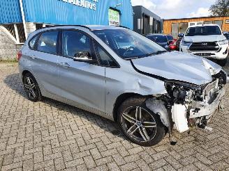 Voiture accidenté BMW 2-serie ACTIVE TOURDER 1.5 225XE E DRIVE AUT plug in hybride 4x4 2017/2