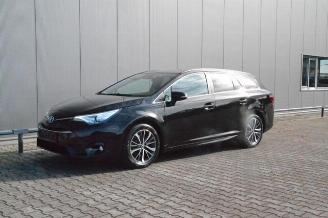 occasion passenger cars Toyota Avensis Touring Sports Edition-S Navi Klima Voll 2016/12