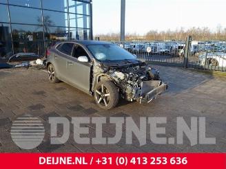 dañado vehículos comerciales Volvo V-40 V40 (MV), Hatchback 5-drs, 2012 / 2019 2.0 D2 16V 2015/10