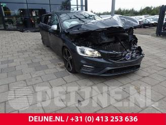 uszkodzony skutery Volvo V-60 V60 I (FW/GW), Combi, 2010 / 2018 2.0 T6 16V 2015/1