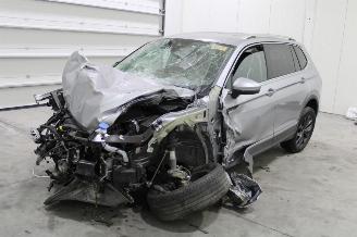 uszkodzony samochody osobowe Volkswagen Tiguan Allspace 2022/2