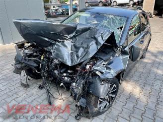 uszkodzony samochody osobowe Volkswagen Golf  2018/8
