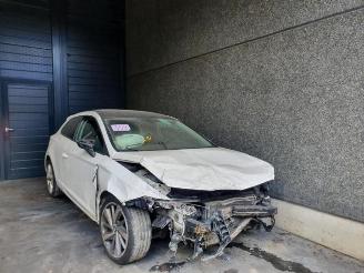 uszkodzony samochody osobowe Seat Leon SC (5FC) Hatchback 3-drs 2012 1.4 TSI ACT 16V Hatchback  Benzine 1.395cc 110kW (150pk) FWD 2017/9