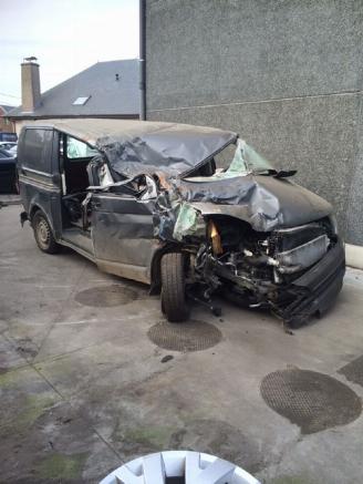 skadebil bromfiets Volkswagen Transporter 2000 diesel 2013/1