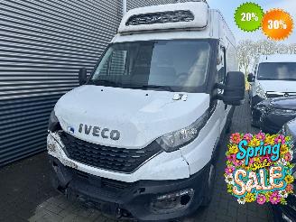 Coche siniestrado Iveco Daily 2.3 HI-MATIC L3H3 MAXI| THERMO-KING | AUTOMAAT | AIRCO 2022/1