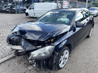 demontáž osobní automobily Mercedes A-klasse  2017/1