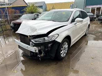 uszkodzony samochody osobowe Ford Mondeo Mondeo V Wagon, Combi, 2014 2.0 TDCi 150 16V 2019/4