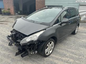 Damaged car Peugeot 5008  2016/7