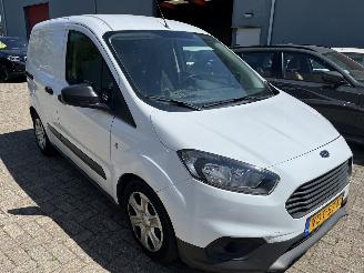 Ford Transit Courier Van 1.5 TDCI picture 3