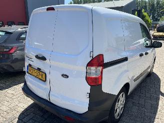 Ford Transit Courier Van 1.5 TDCI picture 4